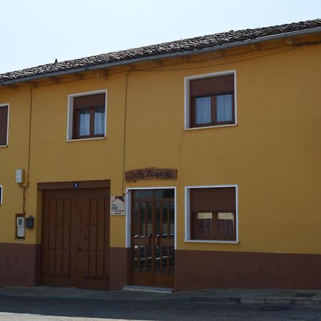 Casa Rural Los Llaganos Vendégház Villaturiel Kültér fotó